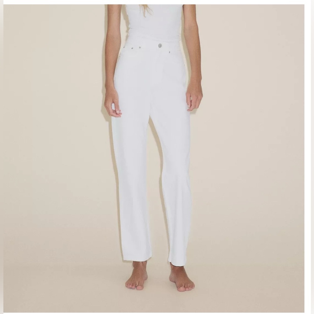 Zara‎ HIGH-WAISTED TRF MOM FIT JEANS